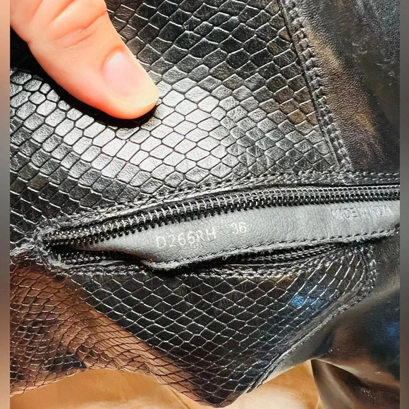 Geox Women's Rawelle Biker Boots Black Snakeskin Embossed Leather Size 36 US 6 - Picture 7 of 9